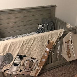Lambs & Ivy 4 piece crib set